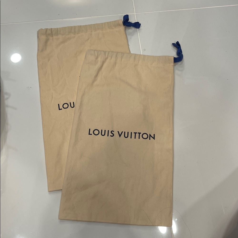 Guaranteed Authentic Louis Vuitton Run Away Sneakers Away Sneakers - Picture 4 of 12